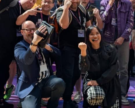 Kayane et Clément Saunier avec l'équipe et les joueurs du Gaming Tour